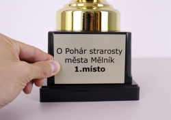Kovový štítek k poháru Monako