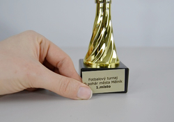 Kovový štítek k poháru Wichita Kovový štítek k poháru Wichita