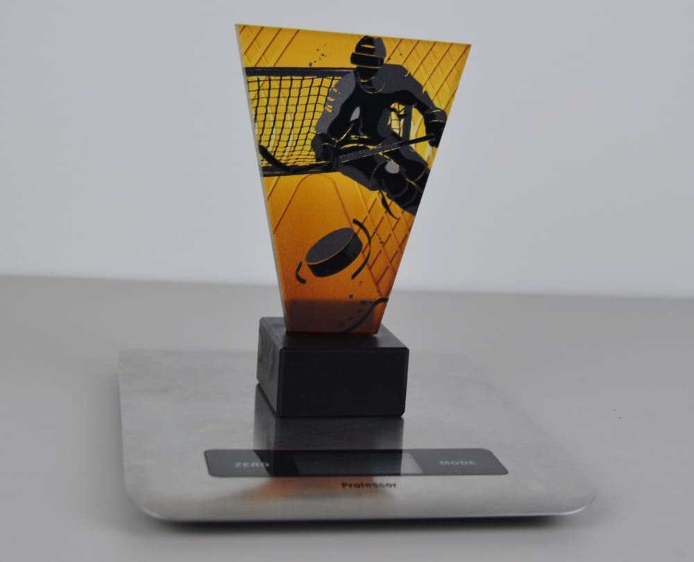 Skleněná hokejová trofej 15 cm - hráč