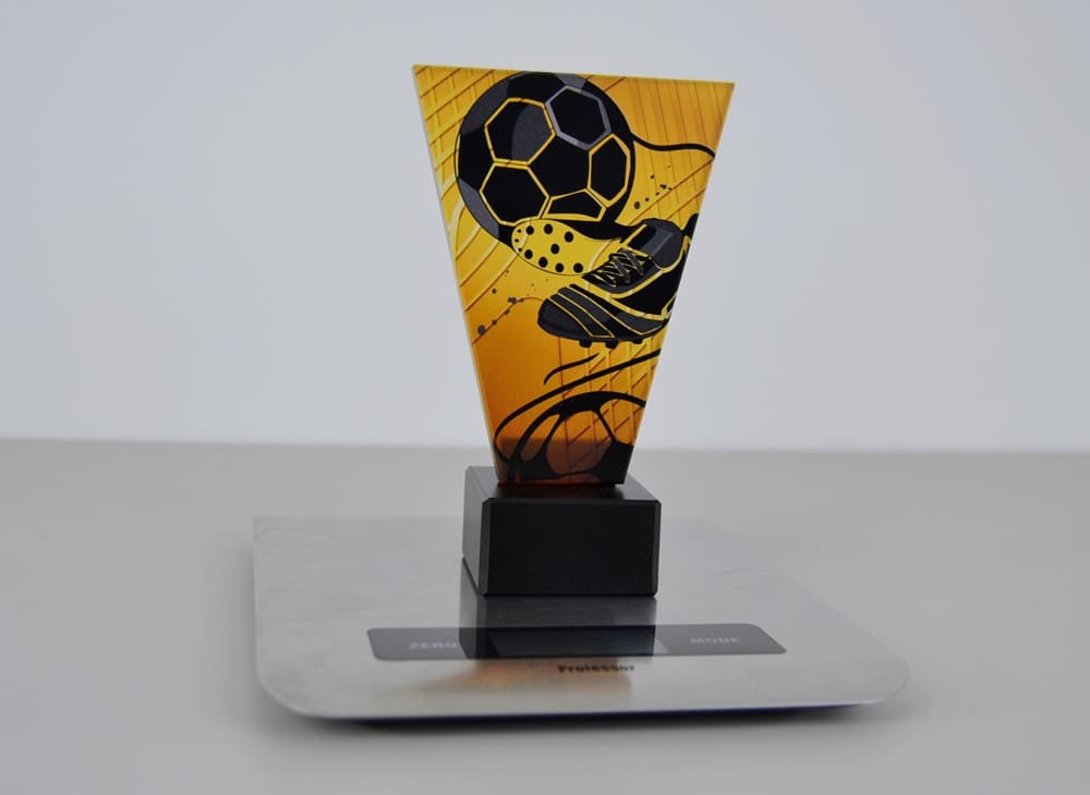 Skleněná fotbalová trofej 15 cm - míč a kopačka