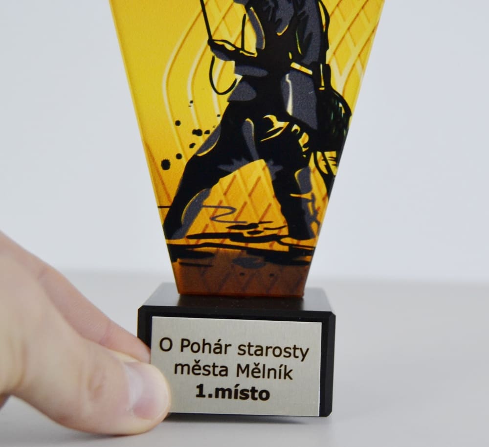 Skleněná Rybářská trofej 15 cm - rybář